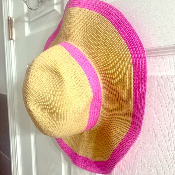 Hot pink straw sun beach hat - never worn! - Picture 1 of 5